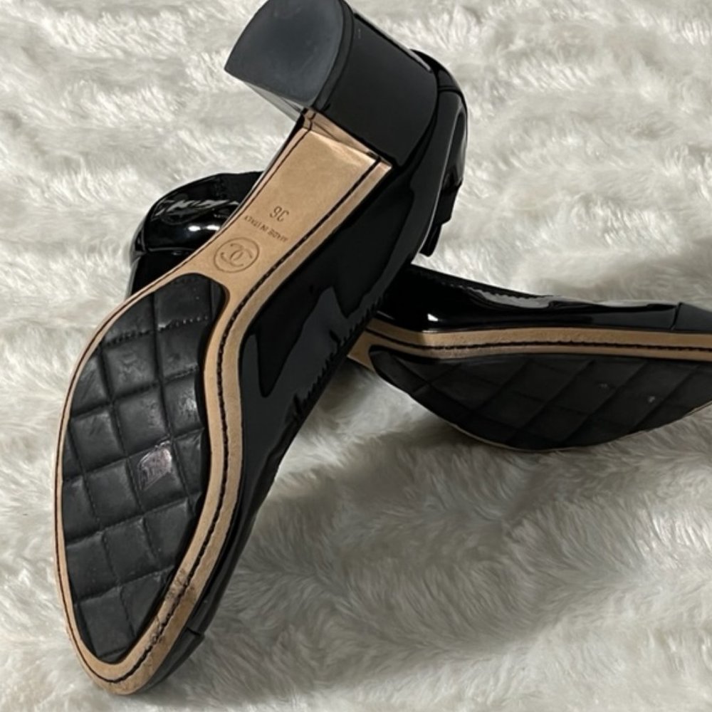 CHANEL Black Patent Leather CC Scrunch Block Heel Pumps EU Size 36, US Size 6 - Picture 13 of 15